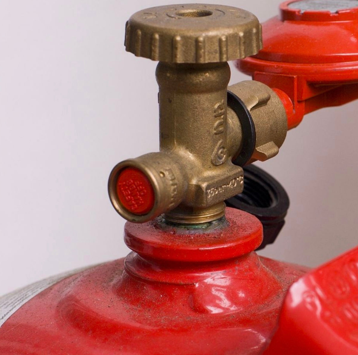 Détendeur à Gaz pour Chauffe-Eau Régulateur Fixe 37mbar Made in Italy