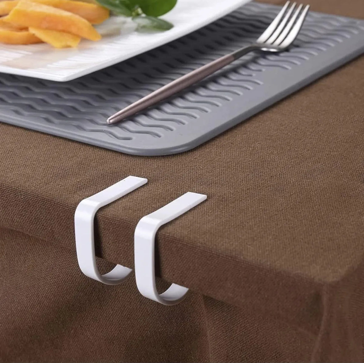 Pince pour nappe de table en plastique - Serre nappes blanc - SQES
