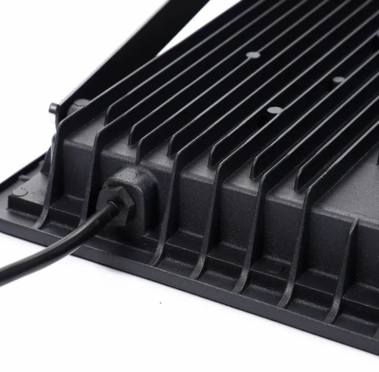 Projecteur LED 50W - 6500K, Luminaire Exterieur Pour Patio, Terrasse, Jardin, Garage, Usine - SQES