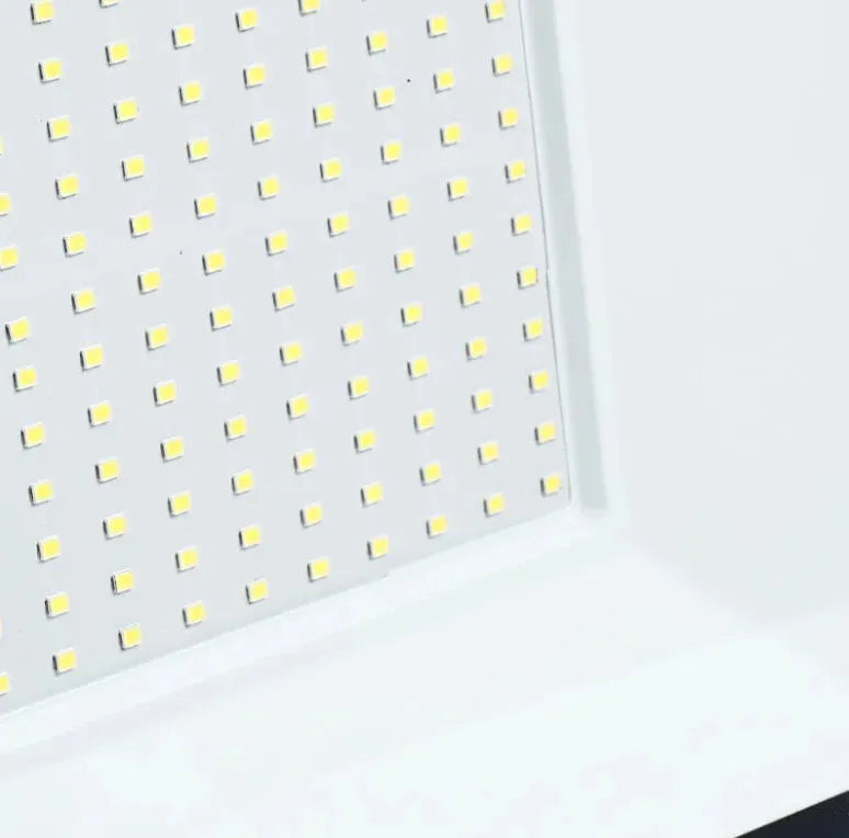 Projecteur LED 50W - 6500K, Luminaire Exterieur Pour Patio, Terrasse, Jardin, Garage, Usine - SQES