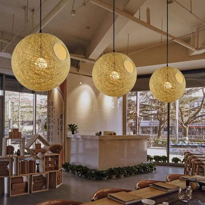 Lustre rond en forme de globe Ø22 - Plafonnier en Rotin Naturel - SQES