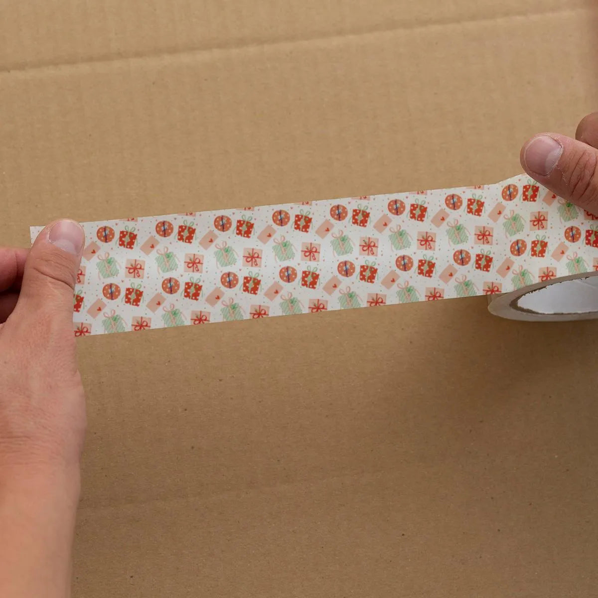 BOSS TAPE Ruban adhésif Décoratif 45mmx25m CADEAUX - SQES